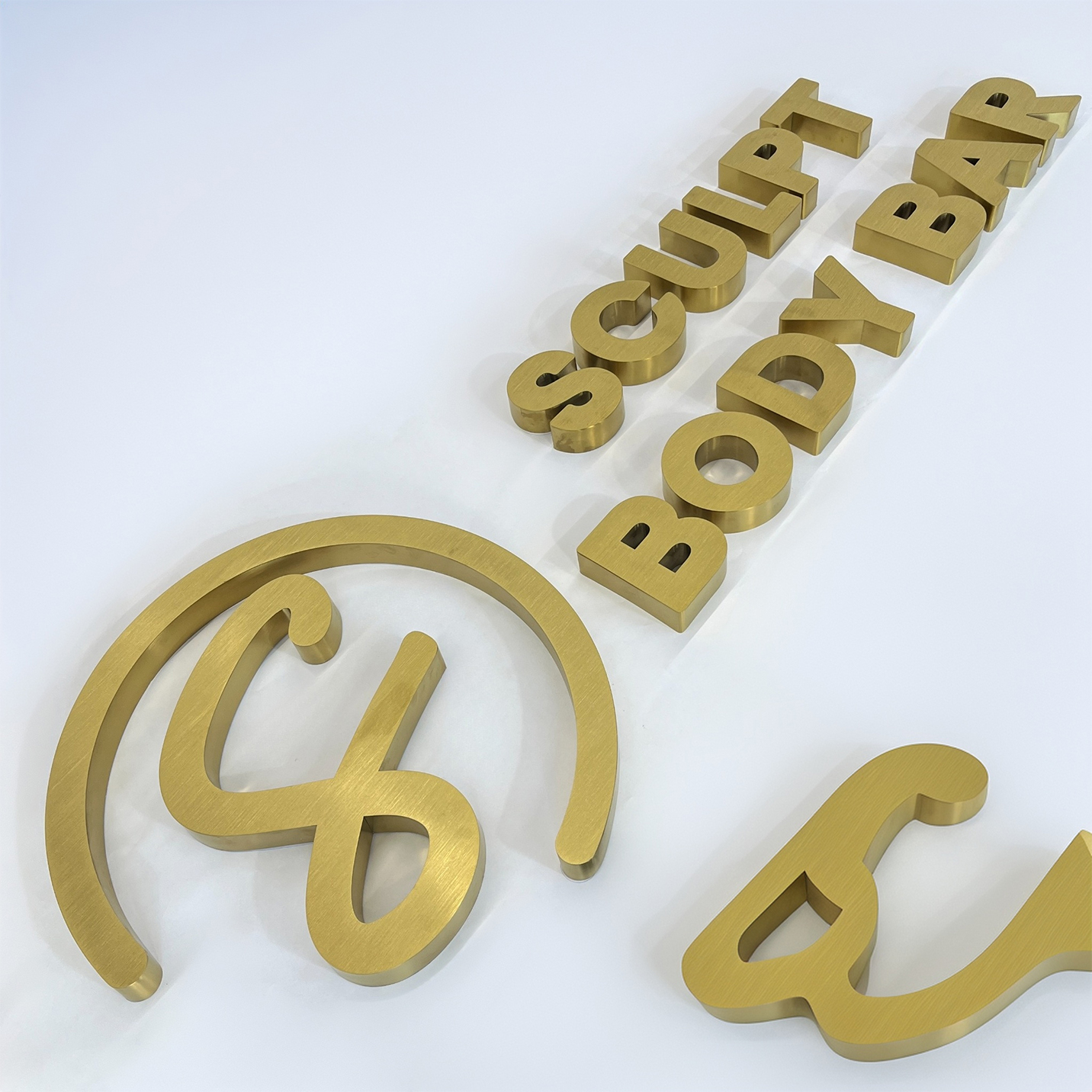 Non-Illuminated 3D Letters